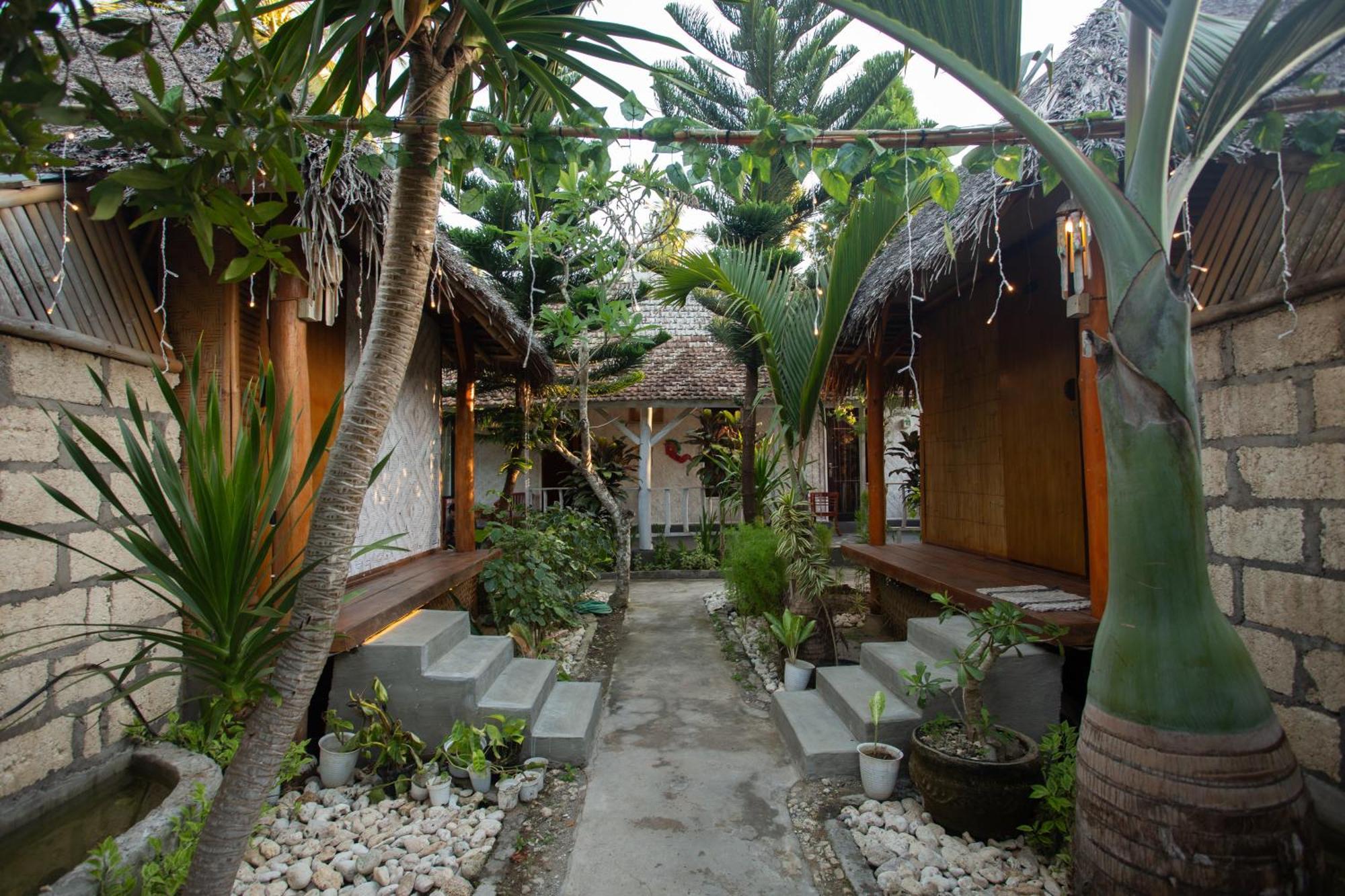 Fullmoon Bungalows Toyapakeh Exteriör bild