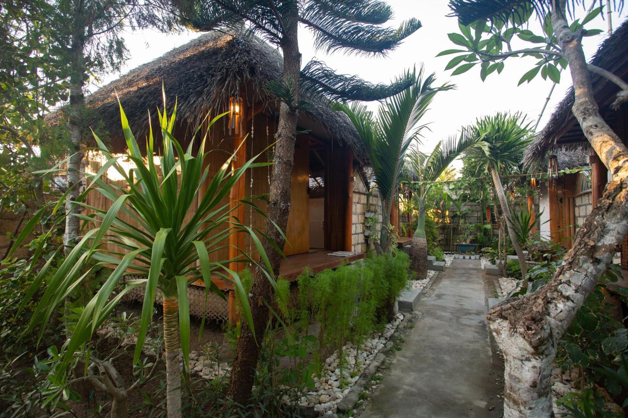 Fullmoon Bungalows Toyapakeh Exteriör bild